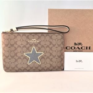 ✨NWT Coach ★Signature Wristlet Star F31890